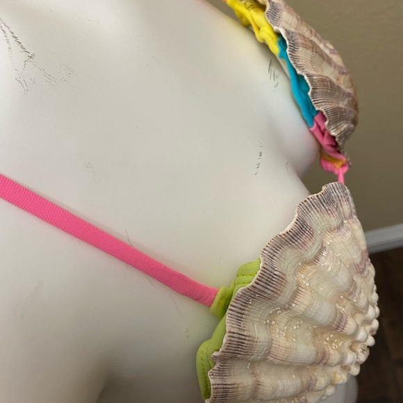 (Sorry listing has expired) Mermaid real seashell top! š§š»āāļø - Picture 3 of 6
